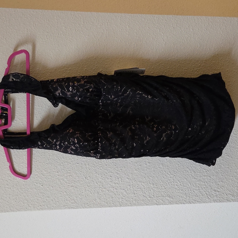 Jantzen Black Lace One Piece Form Fitting Skirt Bathingsuit Size 14 NWT